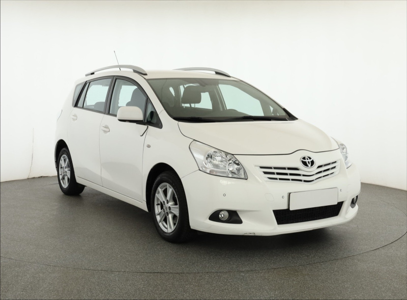Toyota Verso, 2011
