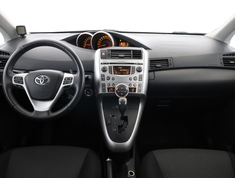 Toyota Verso, 2011
