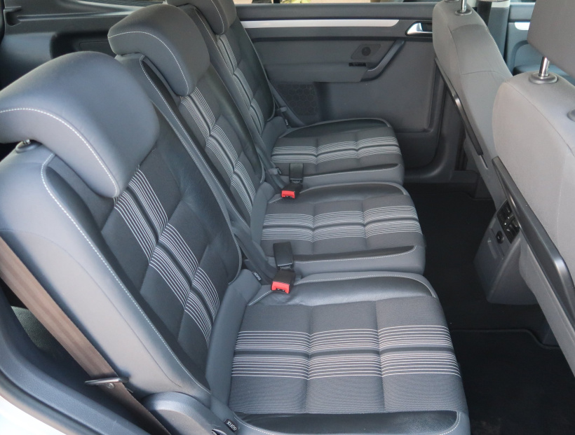 Volkswagen Touran, 2012