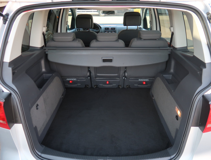 Volkswagen Touran, 2012