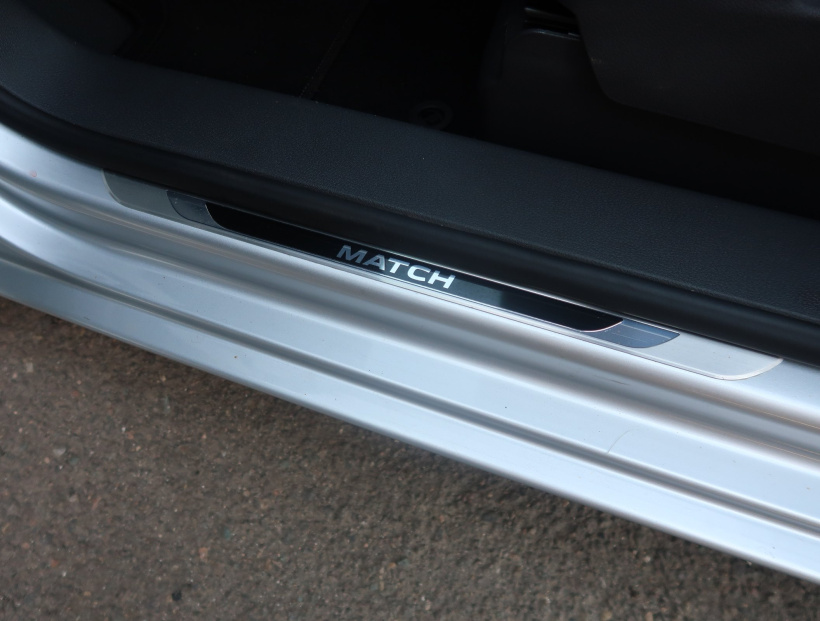 Volkswagen Touran, 2012