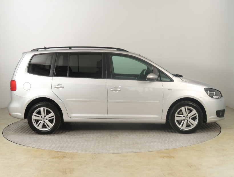 Volkswagen Touran, 2012
