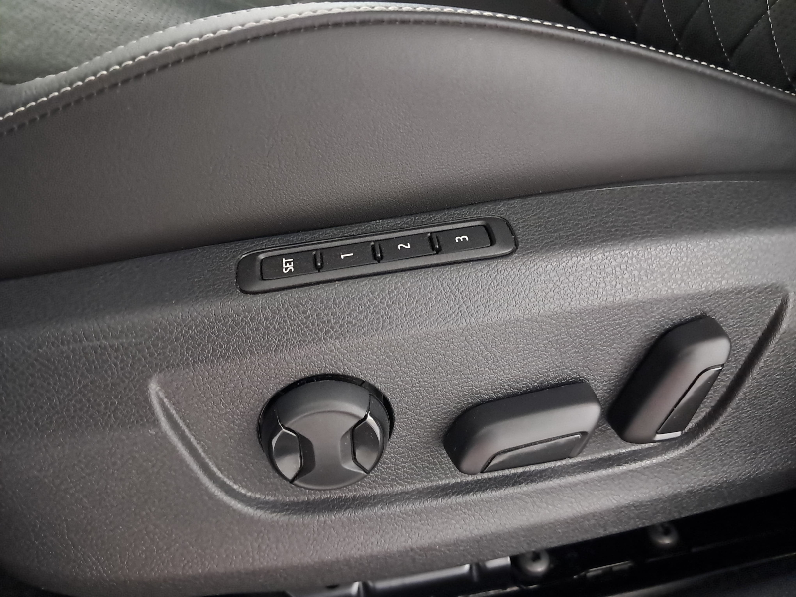 Škoda Superb - 2023