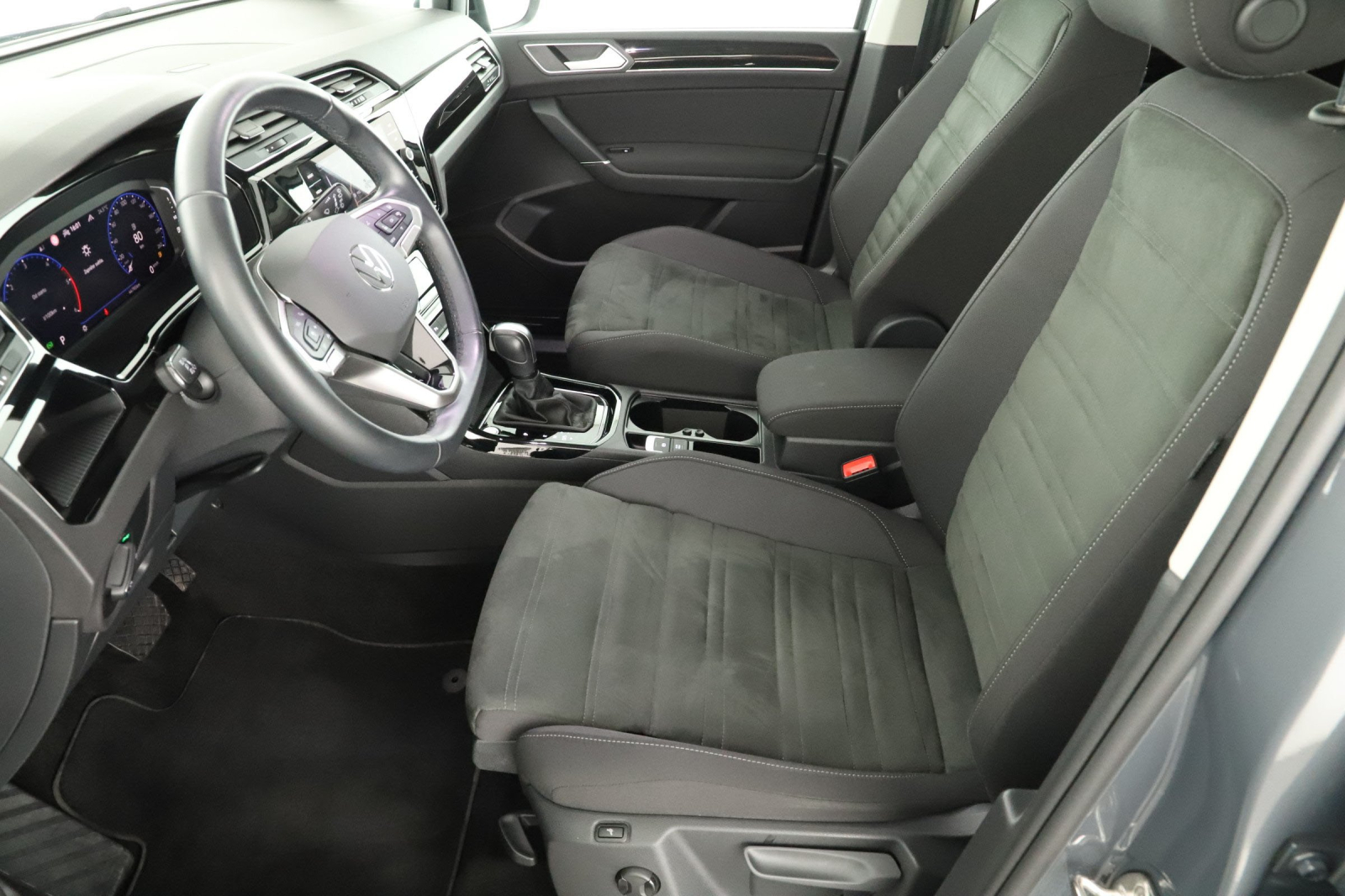 Volkswagen Touran - 2023