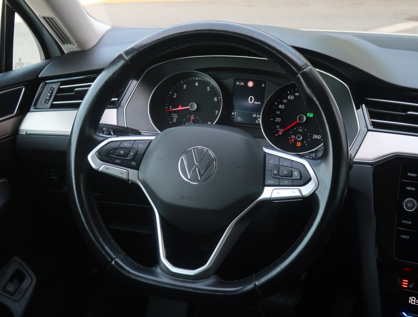 Volkswagen Passat, 2020