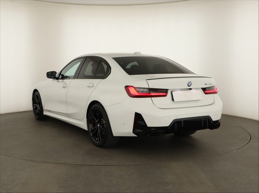 BMW 3, 2024