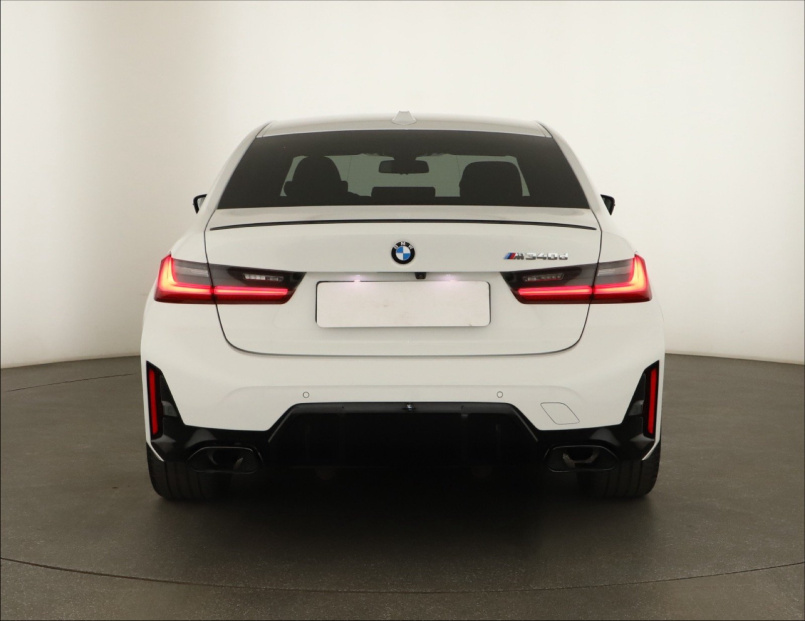 BMW 3, 2024