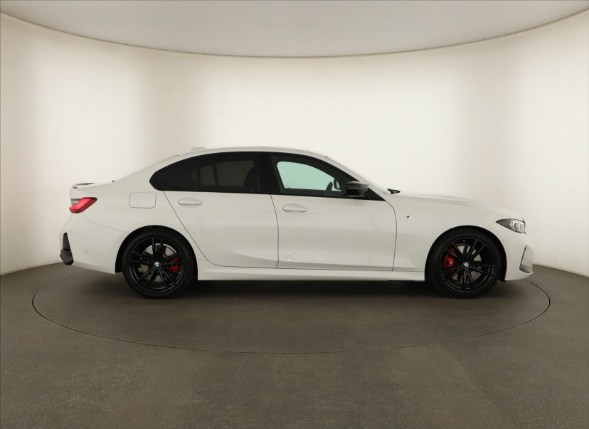 BMW 3, 2024