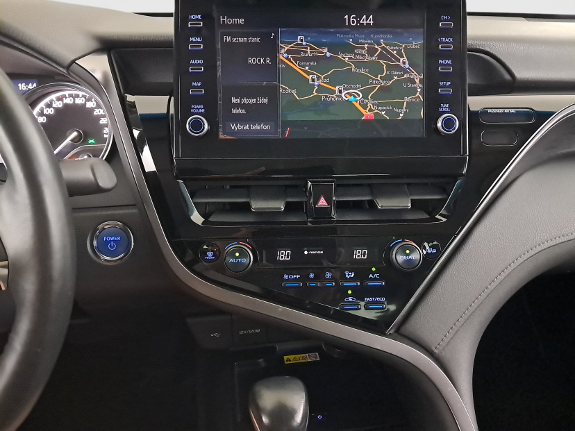 Toyota Camry, 2023