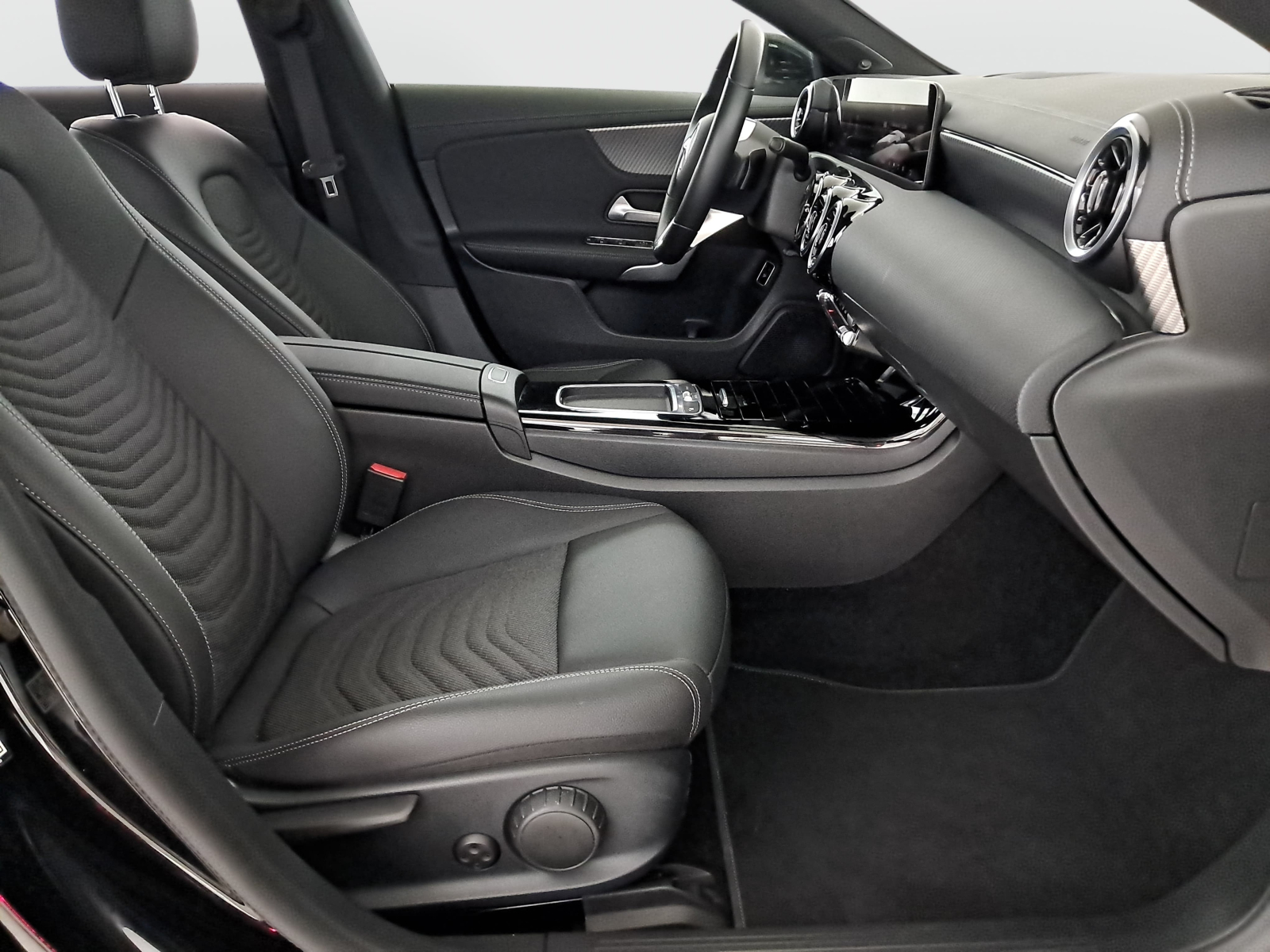 Mercedes-Benz CLA - 2024