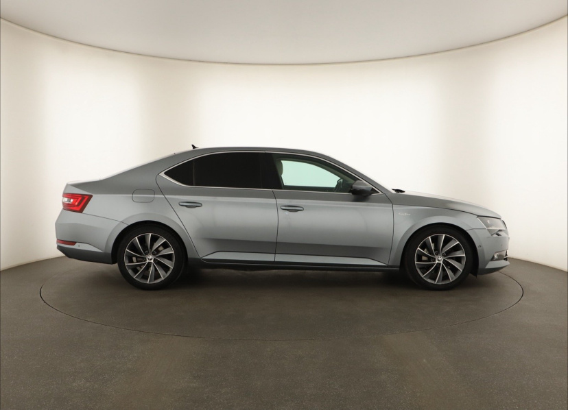Škoda Superb, 2015