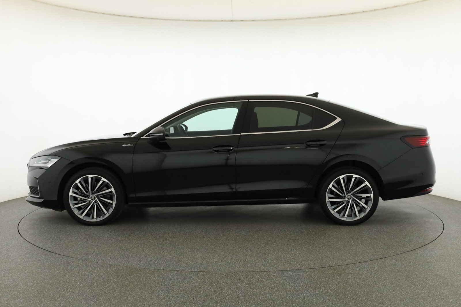 Škoda Superb - 2025