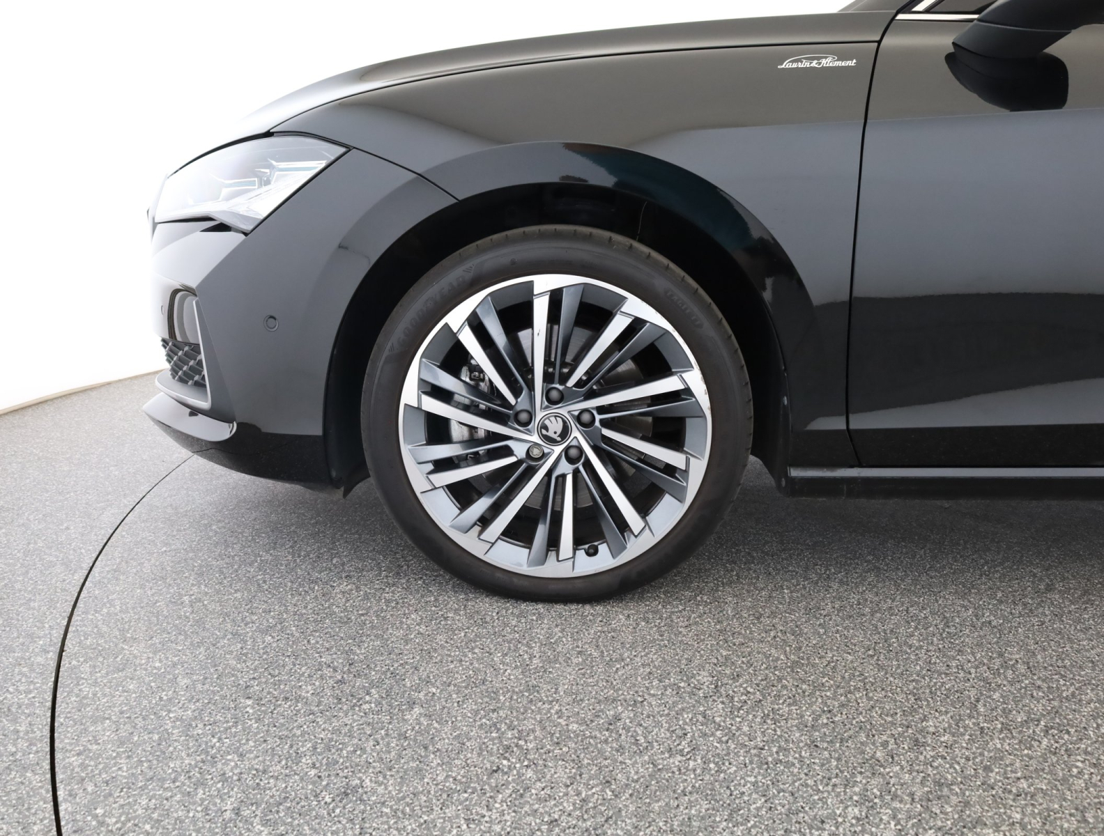 Škoda Superb - 2025
