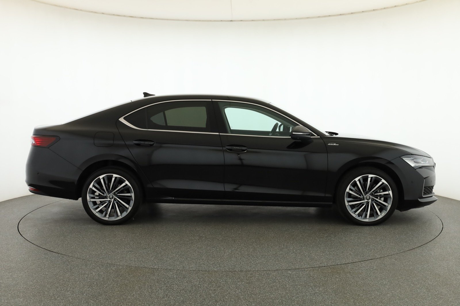 Škoda Superb - 2025