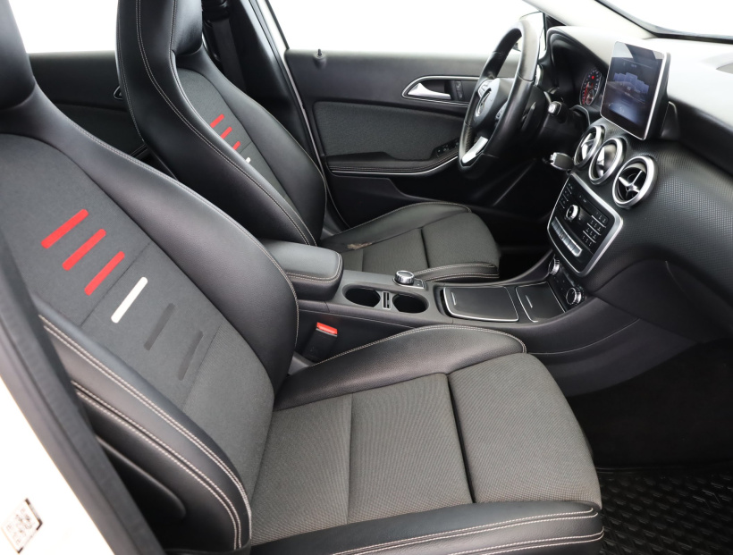 Mercedes-Benz A, 2016
