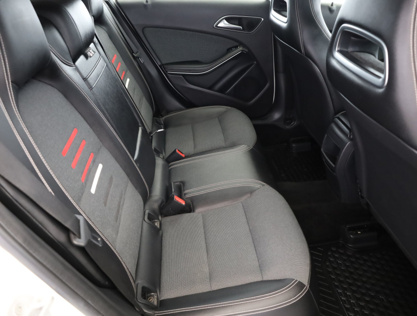 Mercedes-Benz A, 2016
