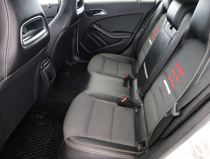 Mercedes-Benz A, 2016