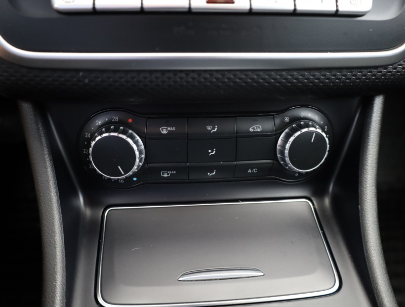 Mercedes-Benz A, 2016