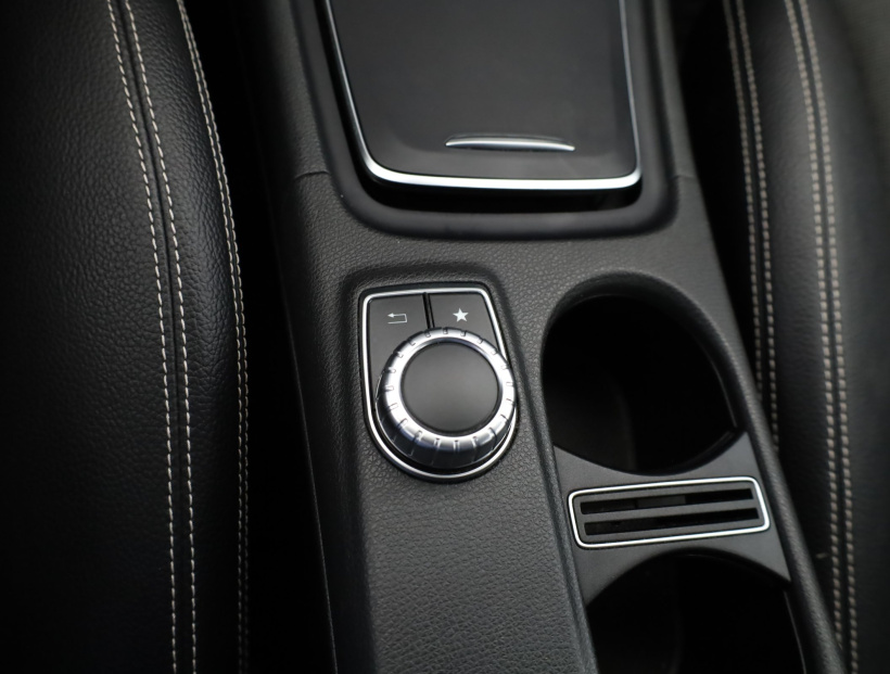 Mercedes-Benz A, 2016