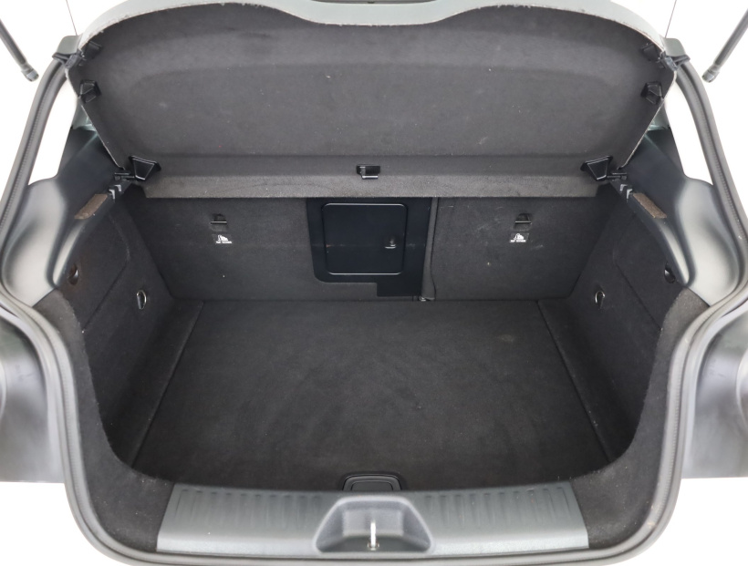 Mercedes-Benz A, 2016