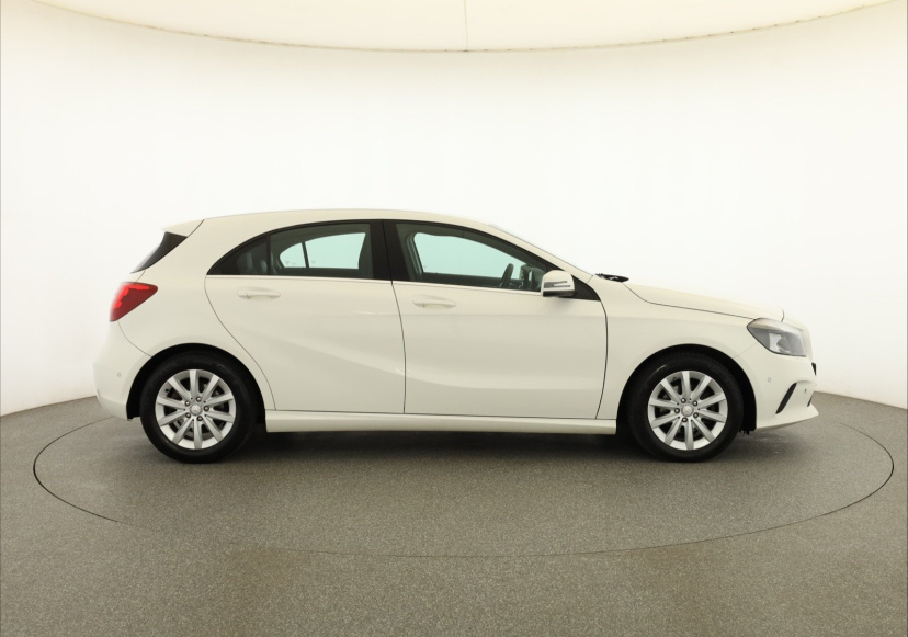 Mercedes-Benz A, 2016