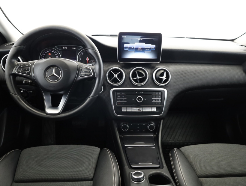Mercedes-Benz A, 2016