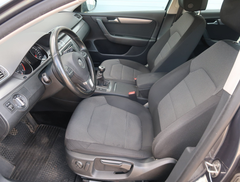 Volkswagen Passat, 2012