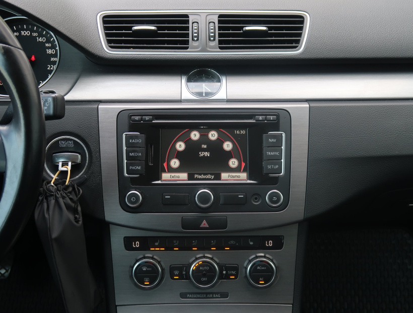 Volkswagen Passat, 2012