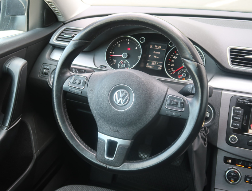 Volkswagen Passat, 2012