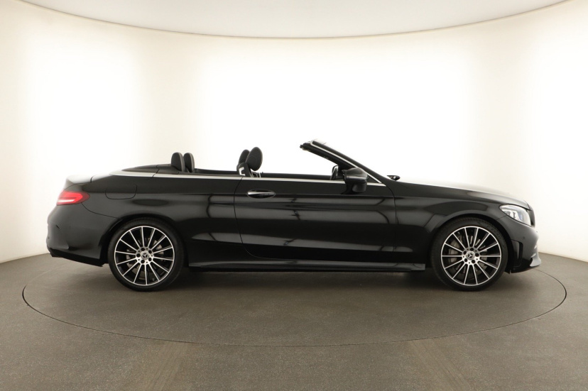 Mercedes-Benz C, 2021