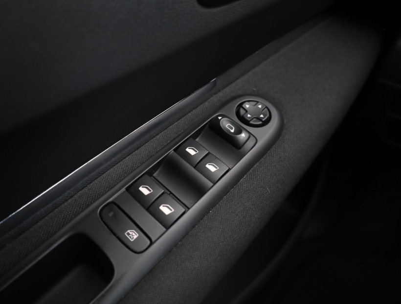 Peugeot 5008, 2016
