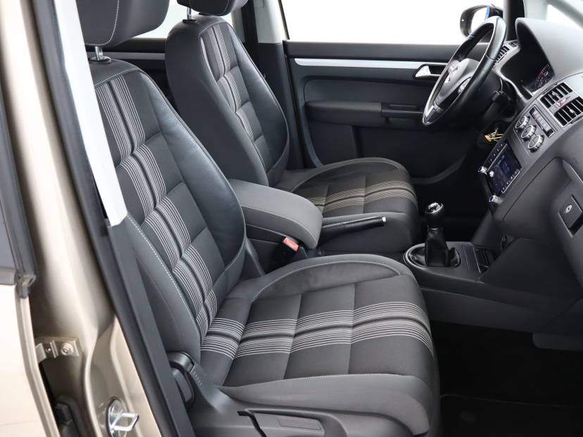 Volkswagen Touran, 2012