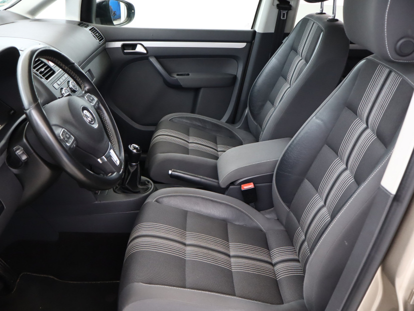 Volkswagen Touran, 2012