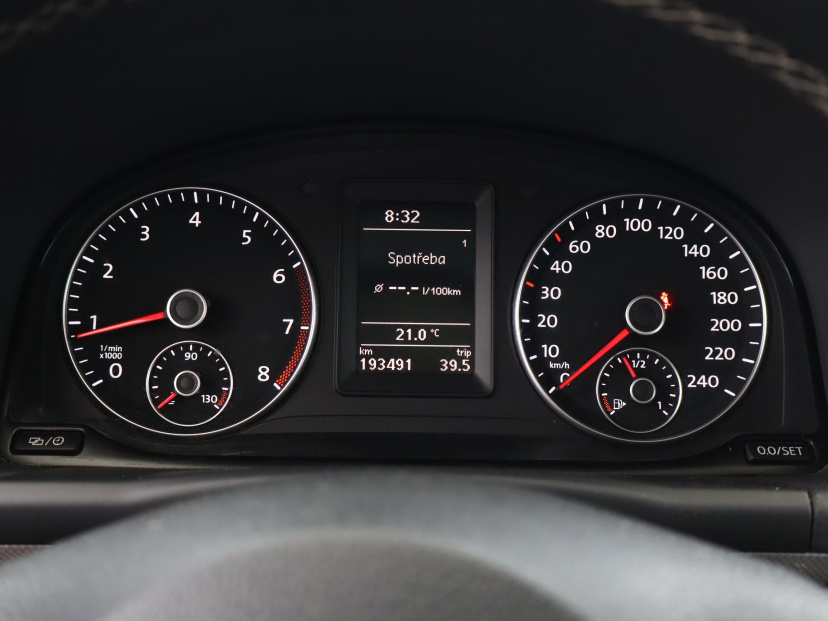 Volkswagen Touran, 2012