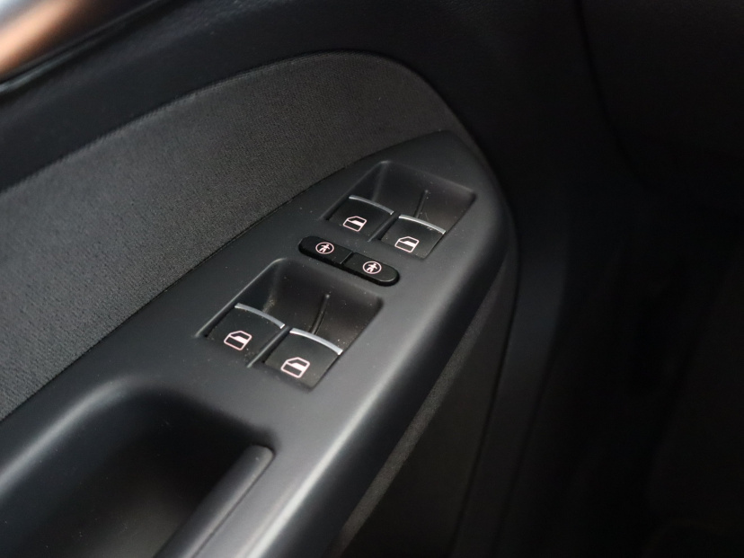 Volkswagen Touran, 2012