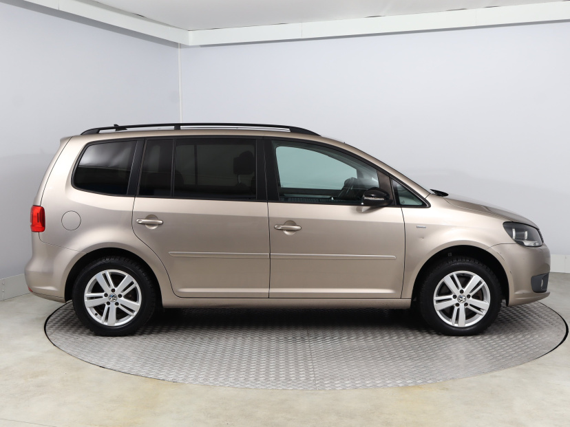 Volkswagen Touran, 2012
