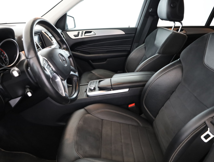 Mercedes-Benz ML, 2012