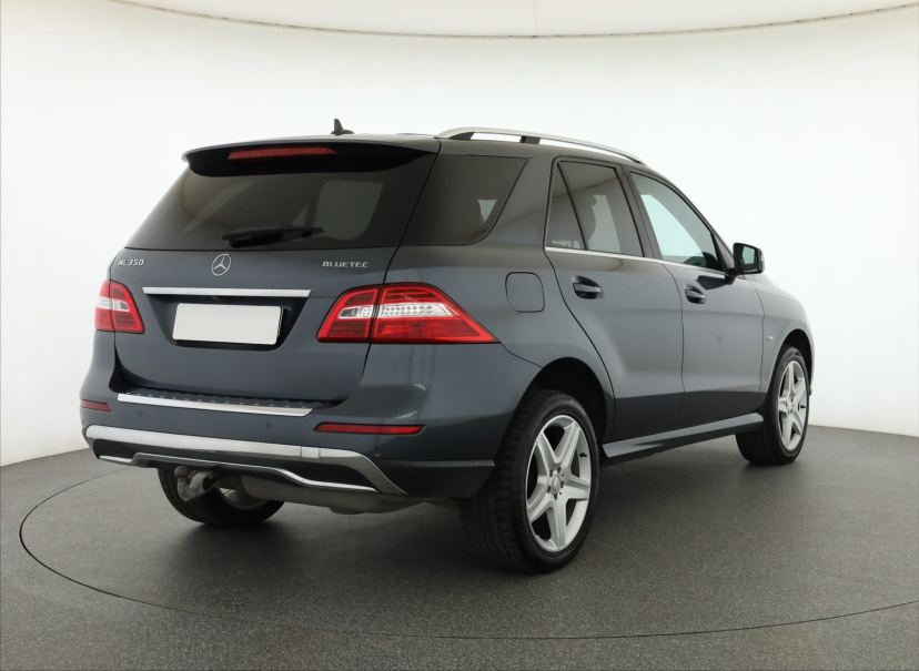 Mercedes-Benz ML, 2012