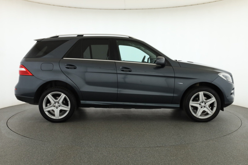 Mercedes-Benz ML, 2012
