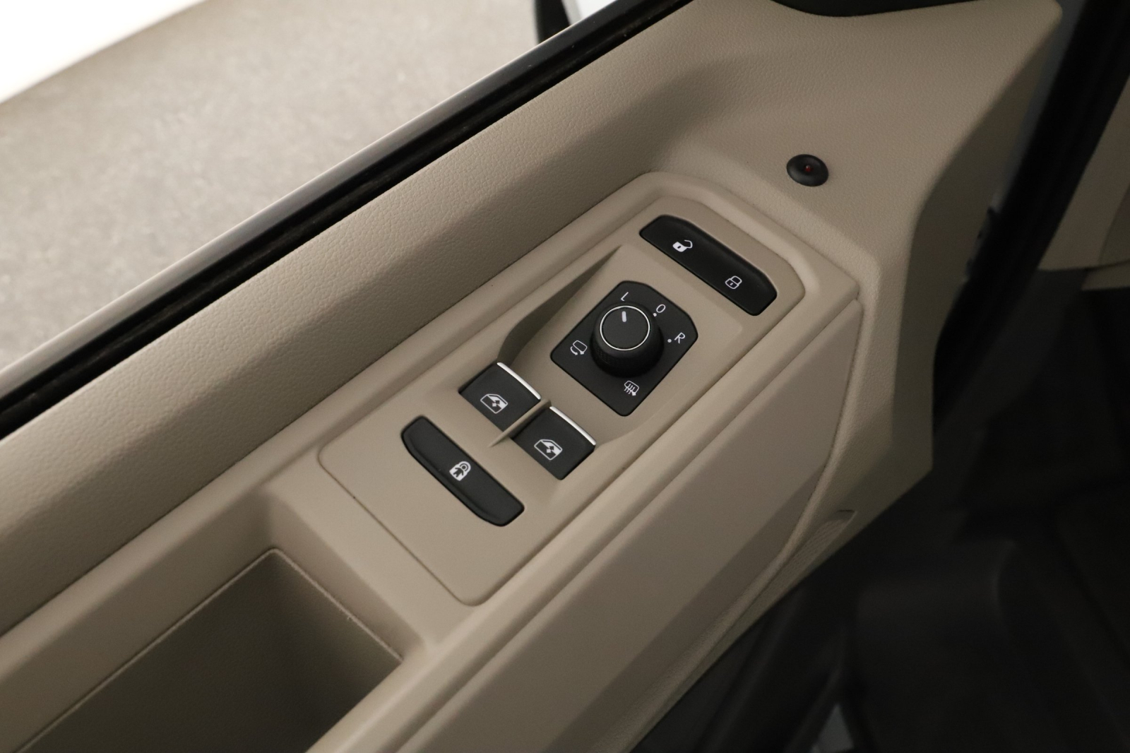 Volkswagen Multivan - 2025