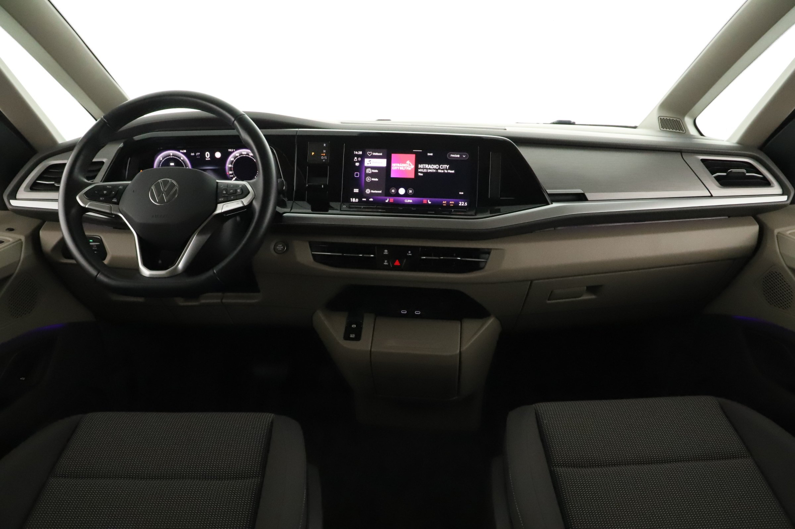 Volkswagen Multivan - 2025