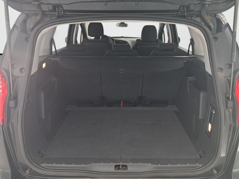 Peugeot 5008, 2011