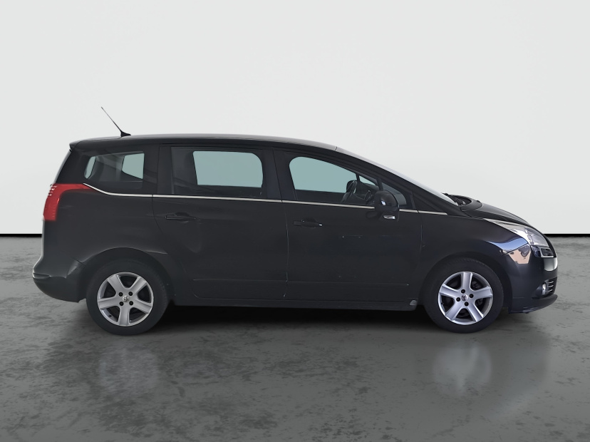 Peugeot 5008, 2011
