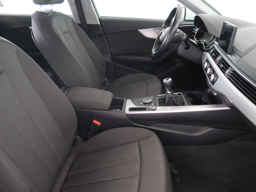 Audi A4, 2016