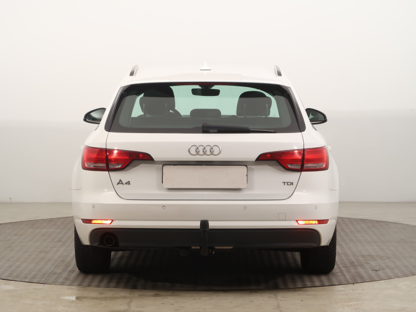Audi A4, 2016