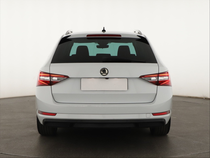 Škoda Superb, 2016