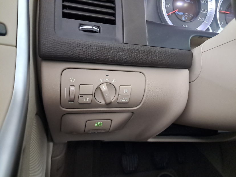 Volvo XC60, 2011