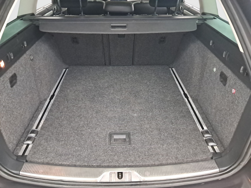Škoda Superb, 2011
