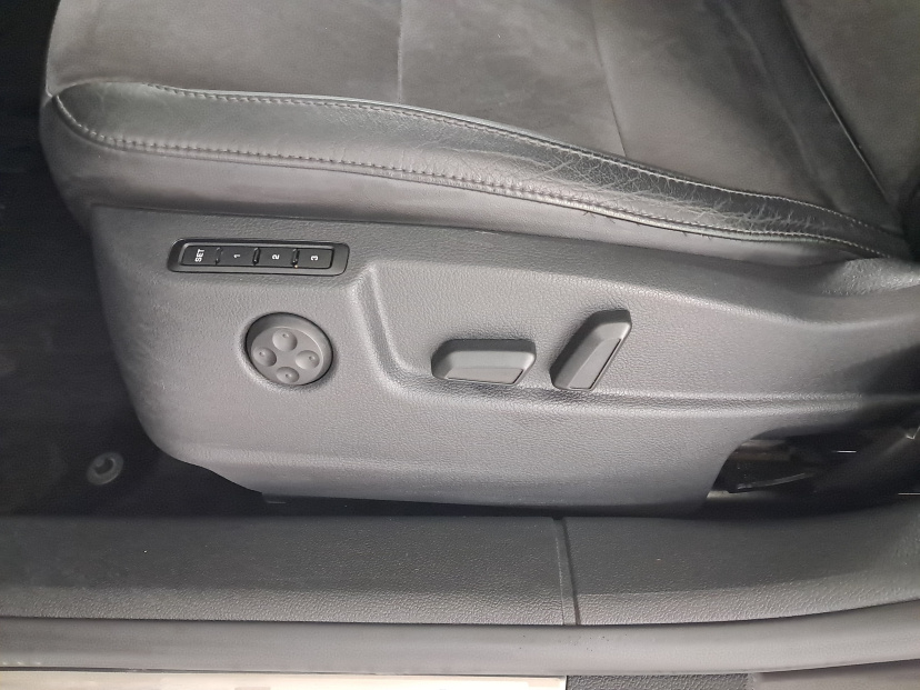 Škoda Superb, 2011