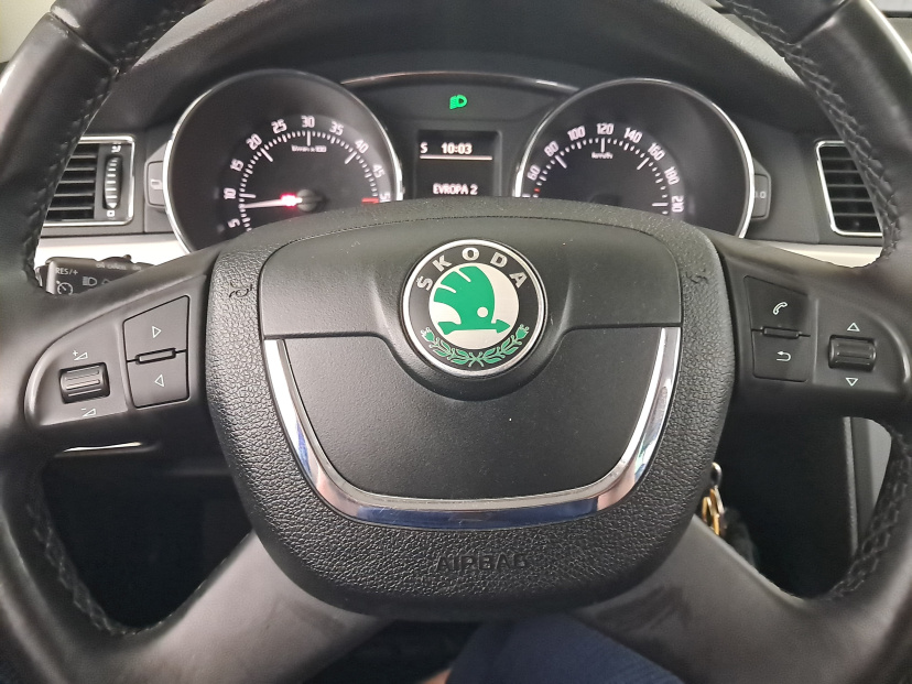 Škoda Superb, 2011